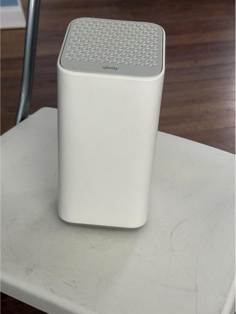 Comcast Xfinity XB7-CM GIGABIT Modem WiFi Router /no Power Cord , ( Untested)